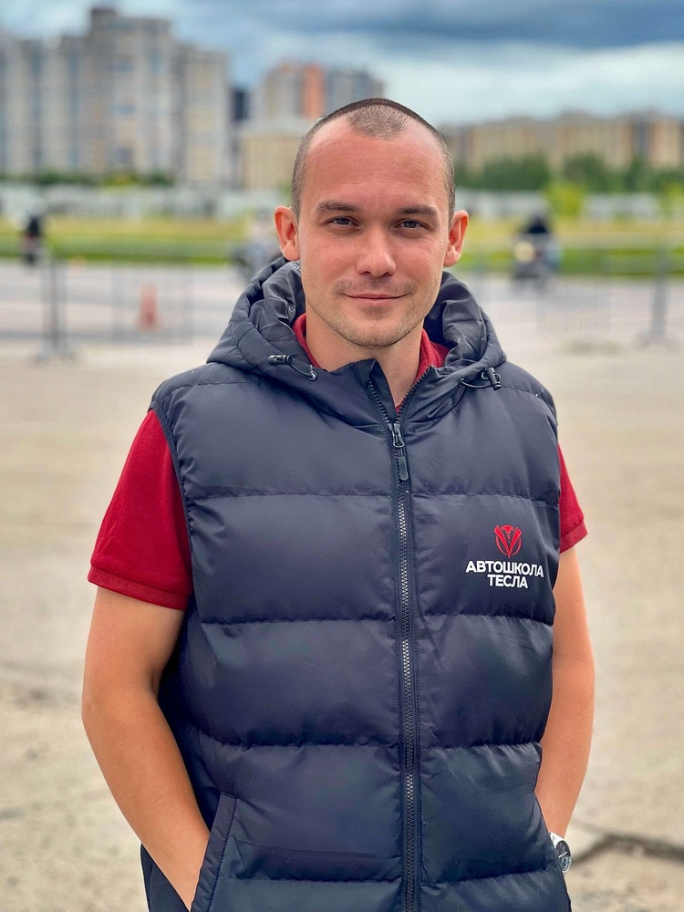 Автоинструктор Мухаметзянов Адель Дамирович